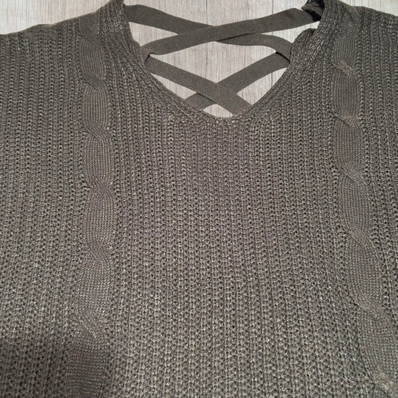 Extra Long V-Neck Sweater XL Stiletto Long Sleeves Olive Green Open Back - Picture 3 of 9